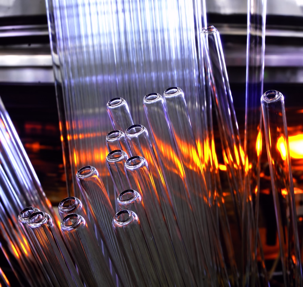 Picture of tubes made of glass for the production of tubular primary packaging.