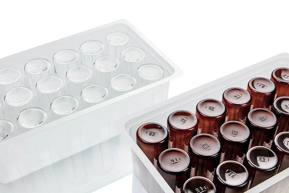 SGD Pharma élargit à nouveau son offre Sterinity, flacons en verre moulé prêts-à-l'emploi, avec un format 100 ml ISO, disponible en verre jaune ou blanc, en barquette